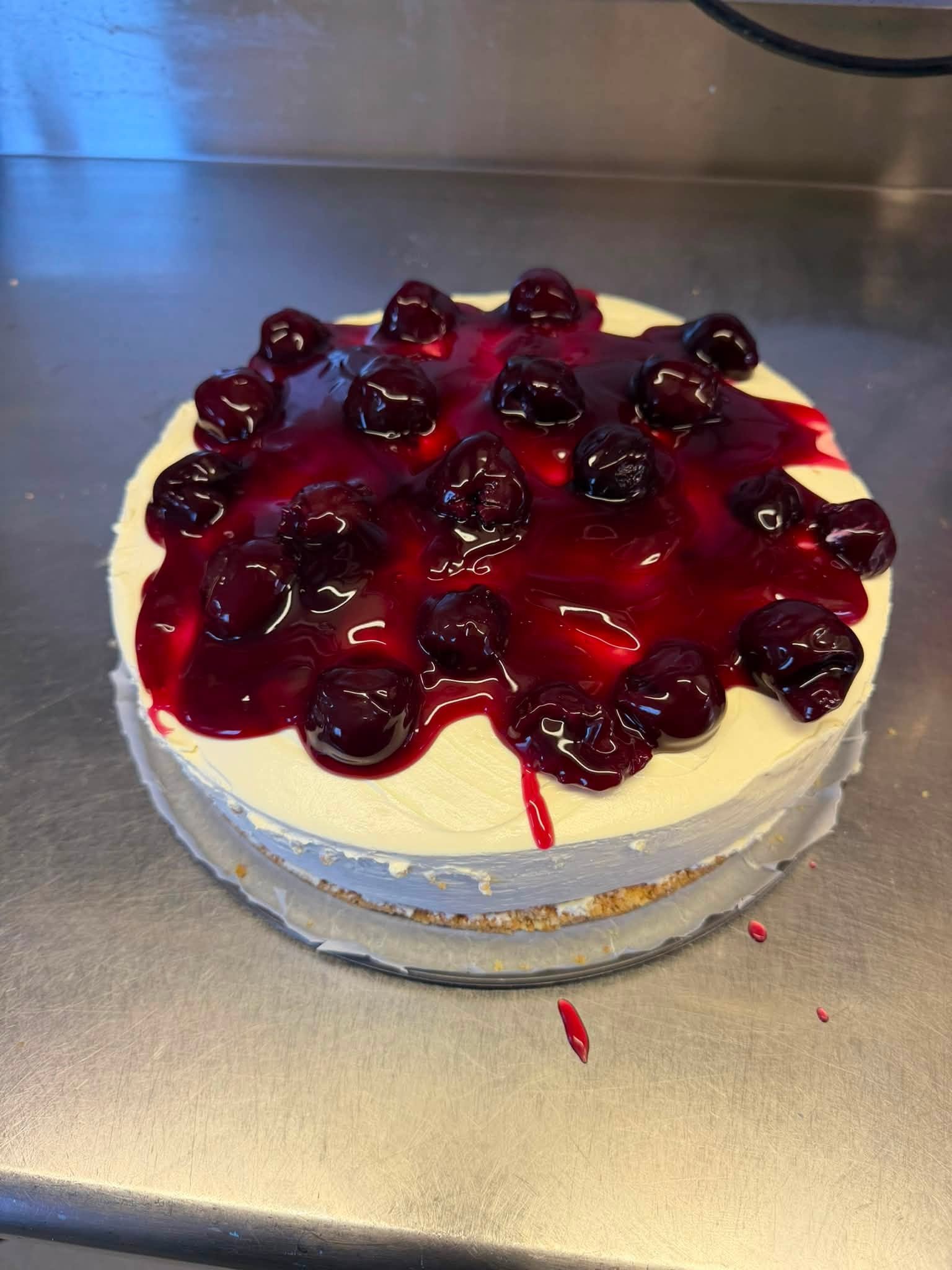 Black cherry cheesecake